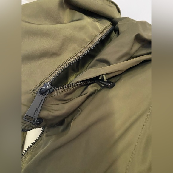 BCBGeneration spring/fall jacket. EUC. Size medium. - Picture 2 of 7